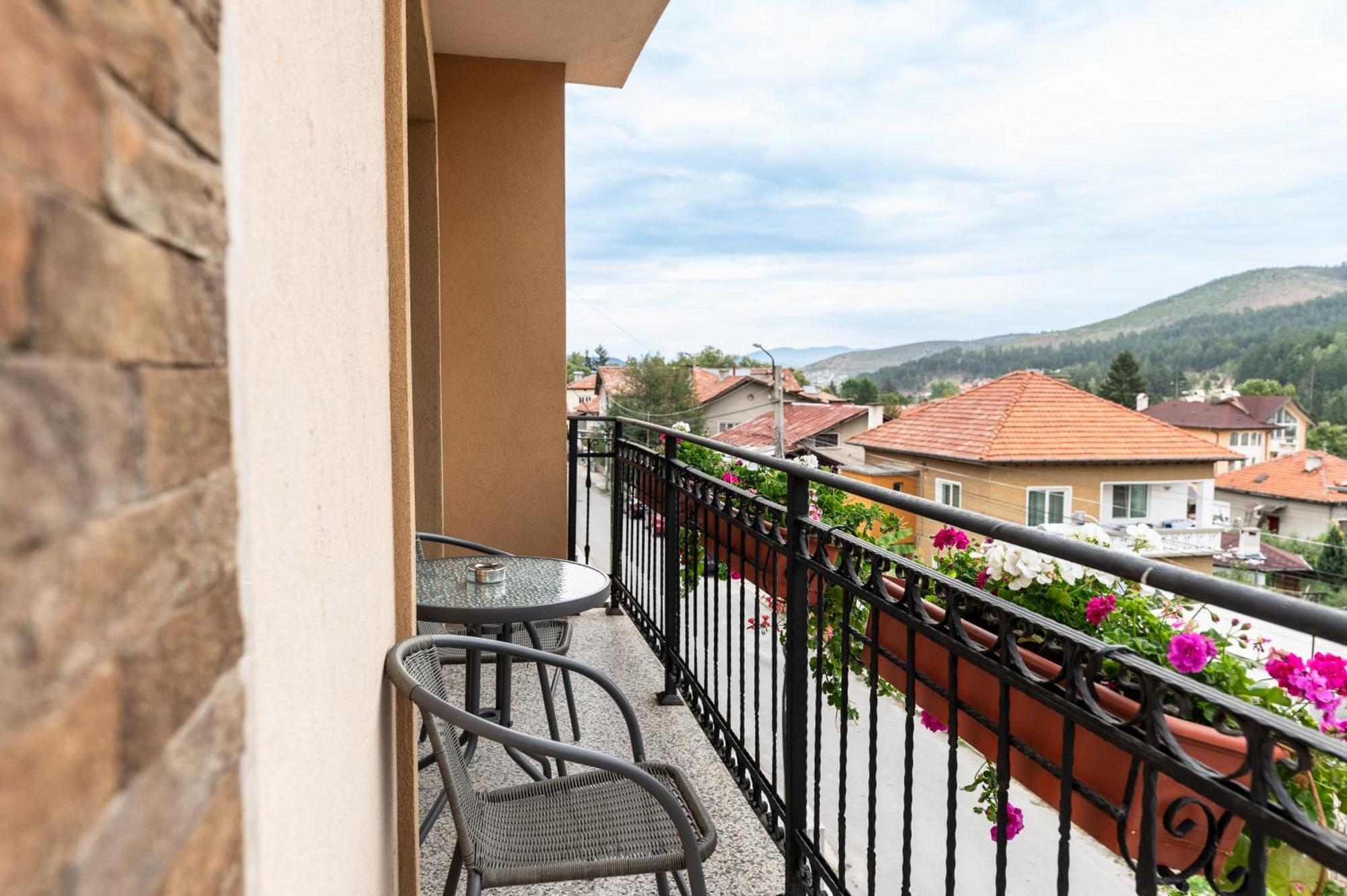 Beluga Guest House Velingrad Exterior foto